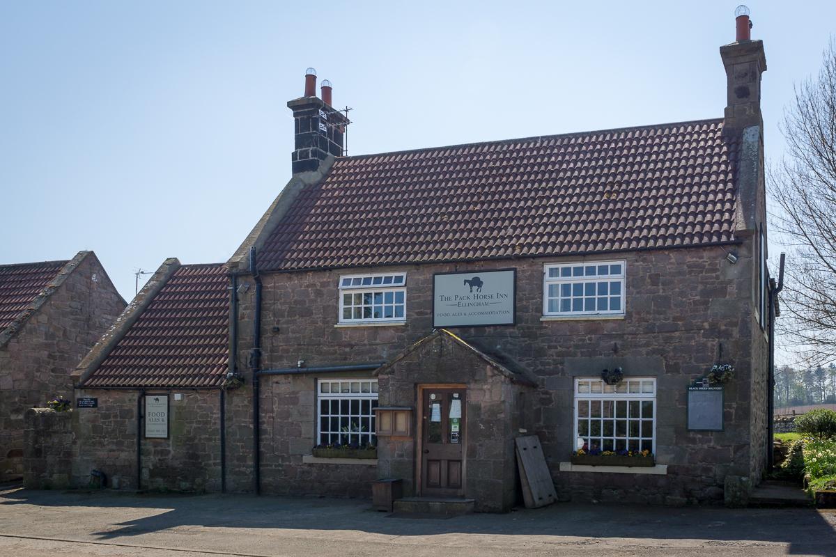 The Pack Horse Inn Chathill Buitenkant foto