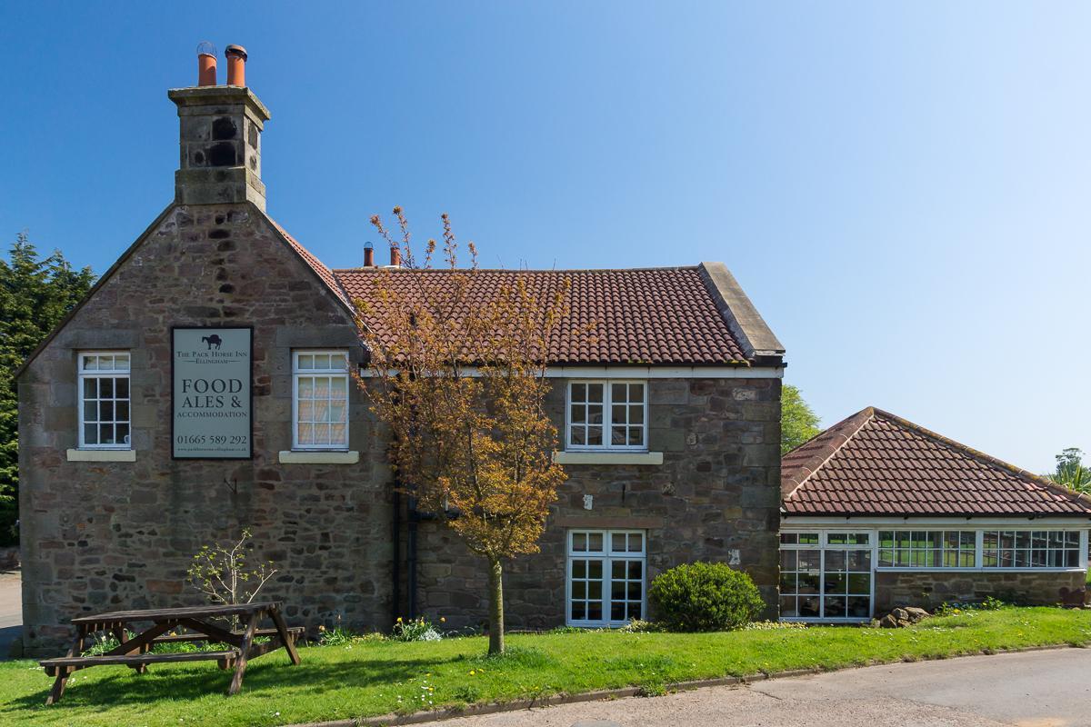 The Pack Horse Inn Chathill Buitenkant foto